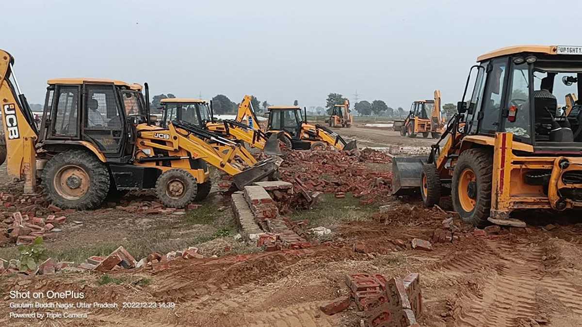 यमुना प्राधिकरण ने दस अवैध कॉलोनियों को किया ध्वस्त